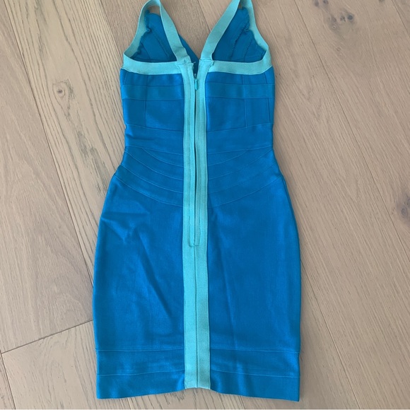 Stunning bodycon dress! Very stretchy - Picture 3 of 7